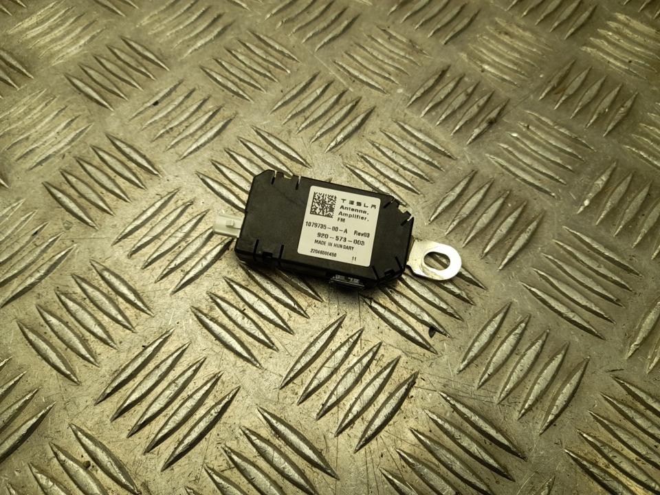 Antenna Amplifier Tesla Model 3 2022 107973500A