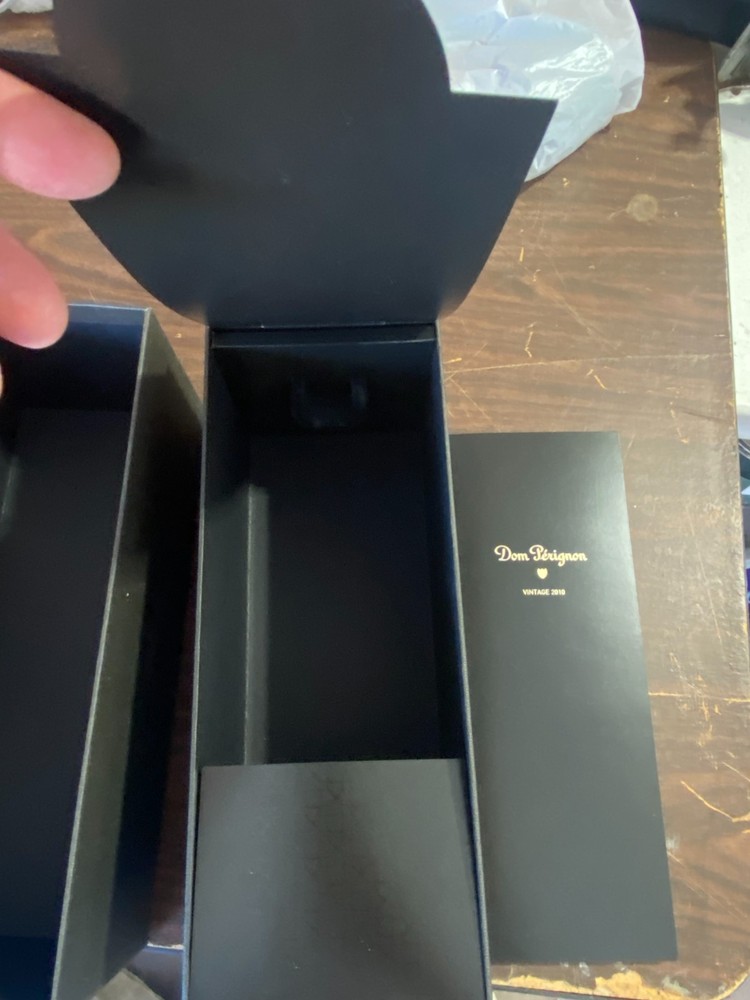 DOM PERIGNON Empty Box & Pamphlet - Vintage 2010. GOOD Condition.