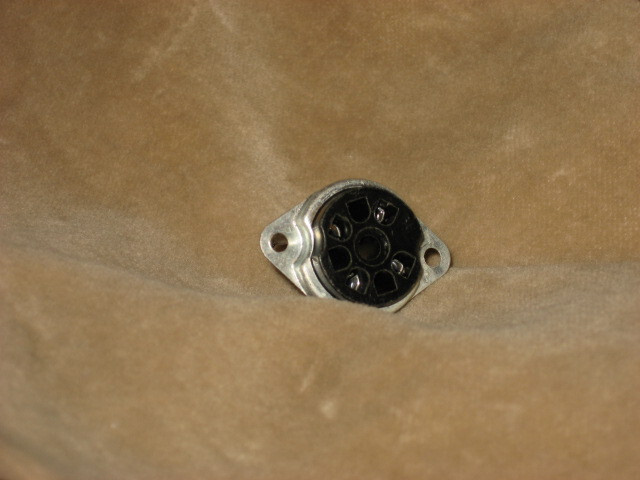 Rectifier Tube Socket, 4 pins in a 7-pin socket , new