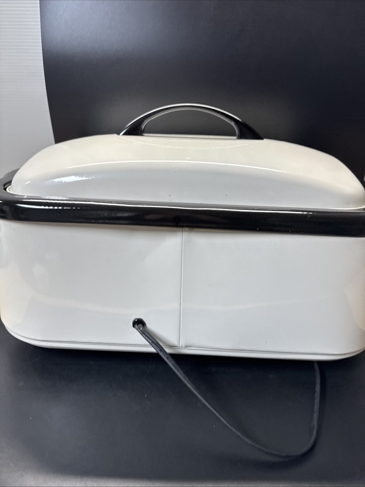 Rival 16 Quart Roaster Oven With Lid White