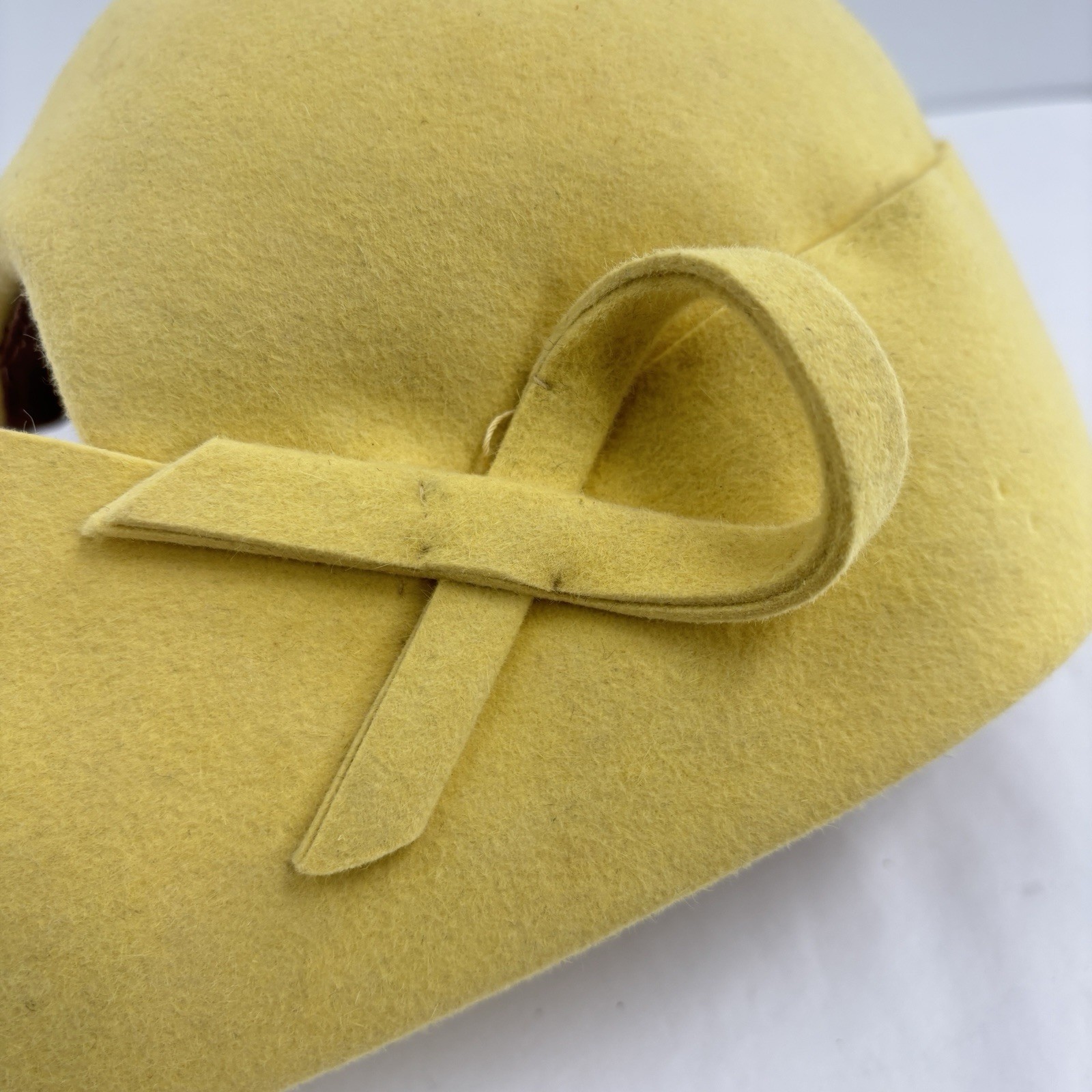 Vtg 60s Mustard Felt Tilt Hat Macy’s Mod Cocktail Jackie O Style