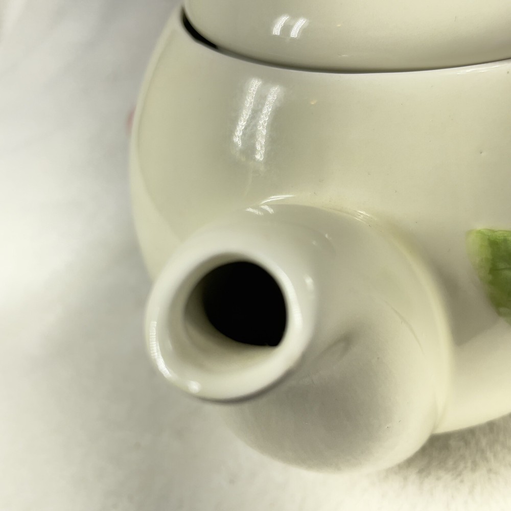 A Telaflora Gift Pink Rose Tea Pot