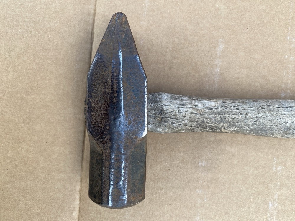 3 Lb Lineman's Hammer With Peg Hole