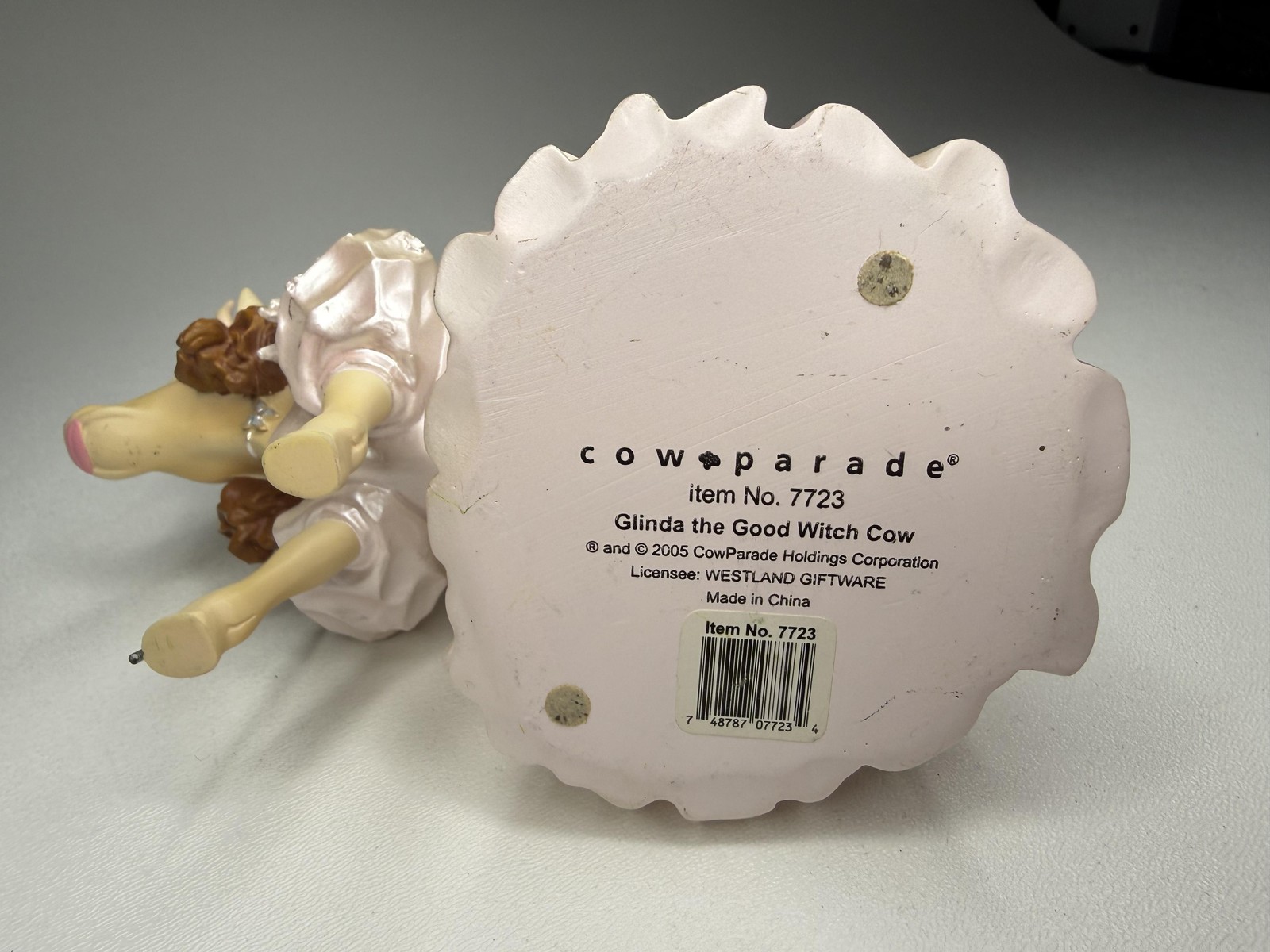 CowParade Glinda The Good Witch Cow Figurine 7723 2005 Wizard Of Oz Damaged READ