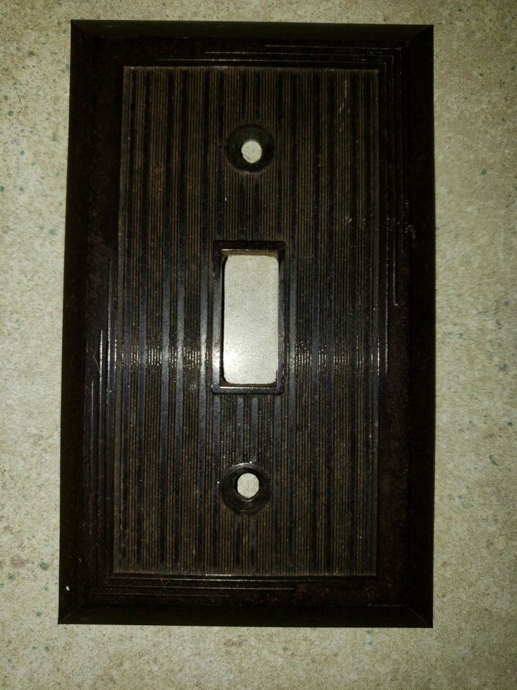 Vtg Flaws Brown Bakelite Unbranded Ribbed Single Lightswitch Cover,Needs Cleaned
