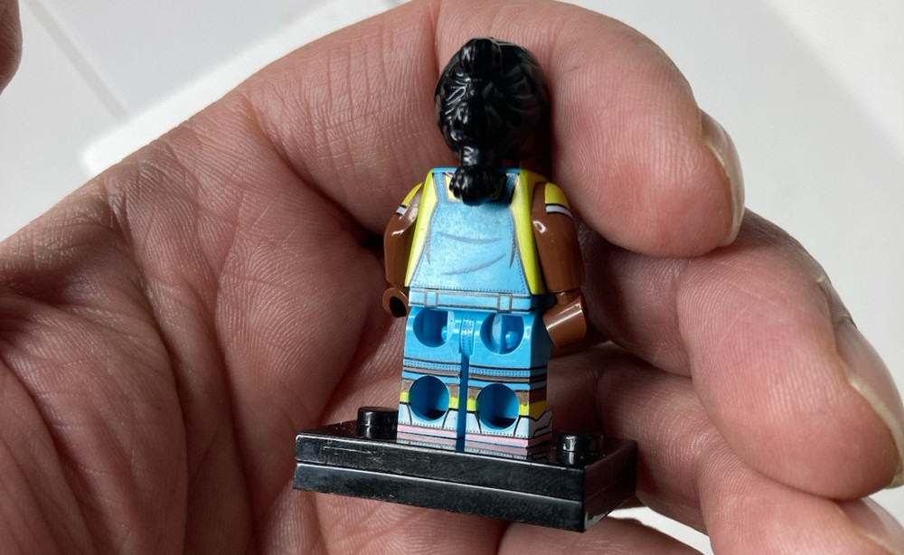 Minifigure a buidable- Eric Sinclair- scale 1:48 multicolor