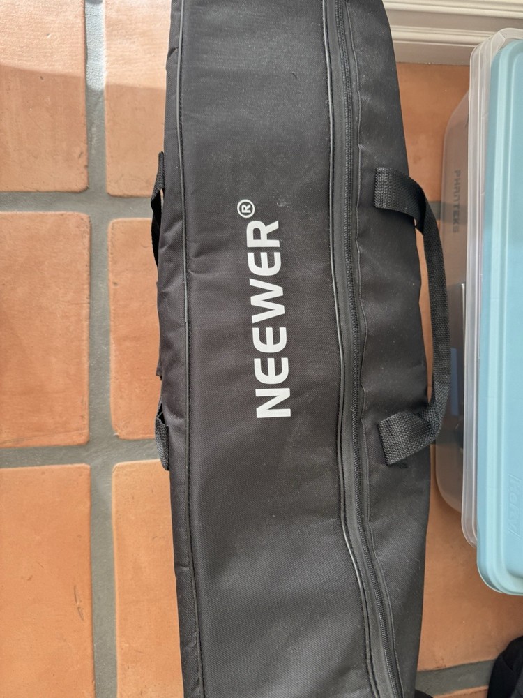 Neewer Photography Lighting Kit with Backdrop