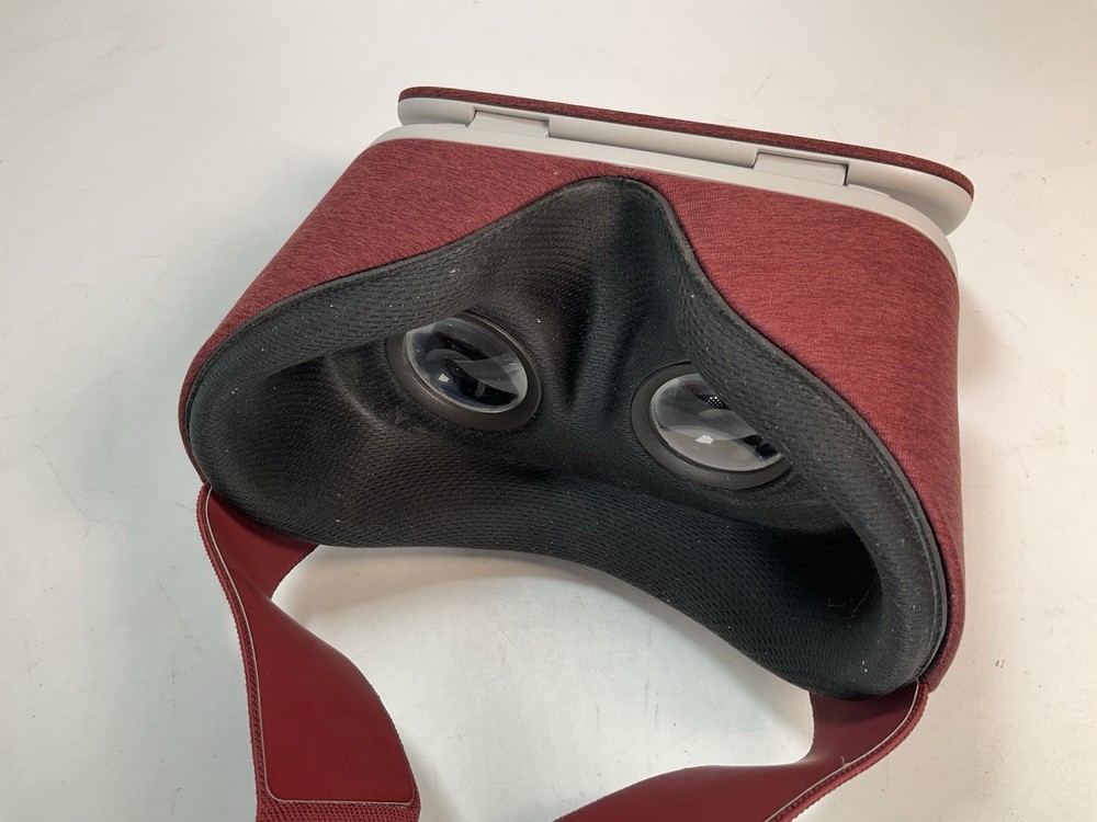 Google Daydream View VR Headset - with Remote