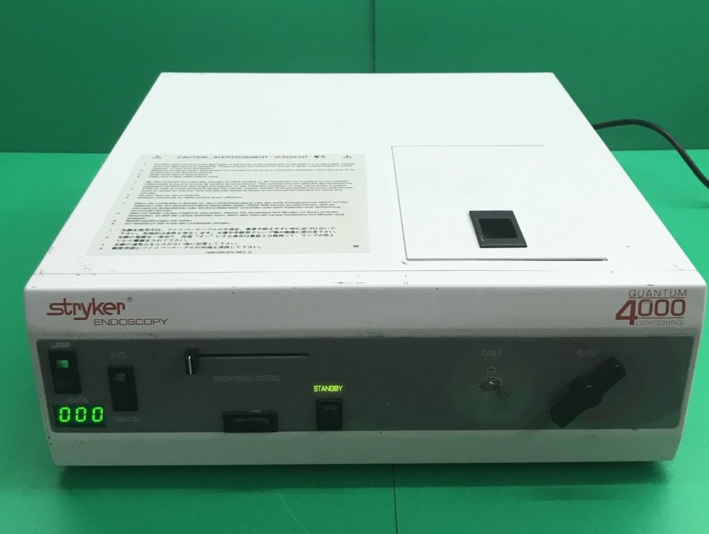 Stryker Endoscopy Quantum 4000 Light Source, Model 220-170-000