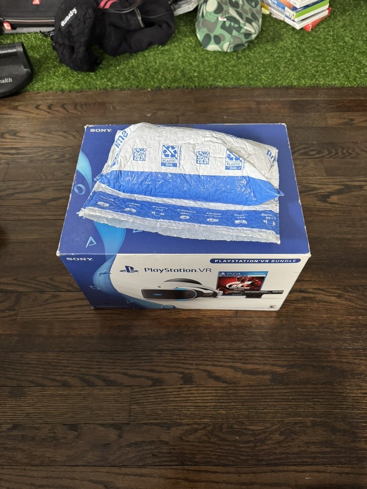 PlayStation VR (PSVR1) Complete Bundle with Original Box. Comes with everything.