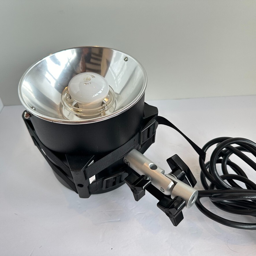 NOVATRON M240S Mono Lighting Studio Photo Light