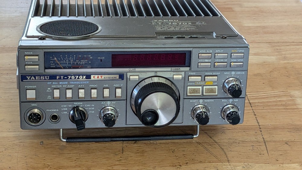 YAESU FT-757GX, Working , Nice transceiver