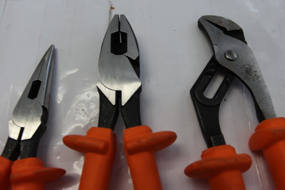 KLEIN TOOLS ASSORTED TOOLS 8PC SET NICE!!