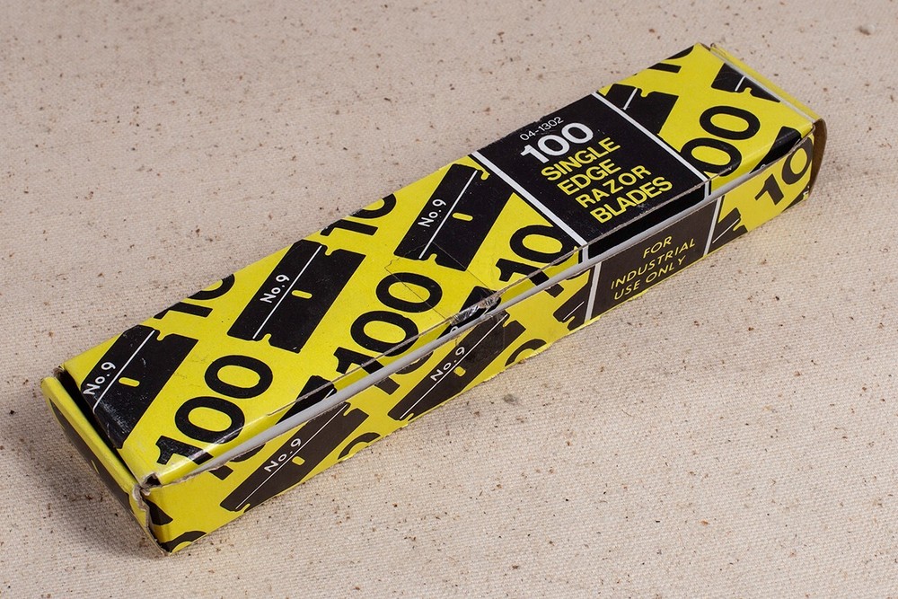 No.9 Single Edge Razor Blades Nearly Full Box