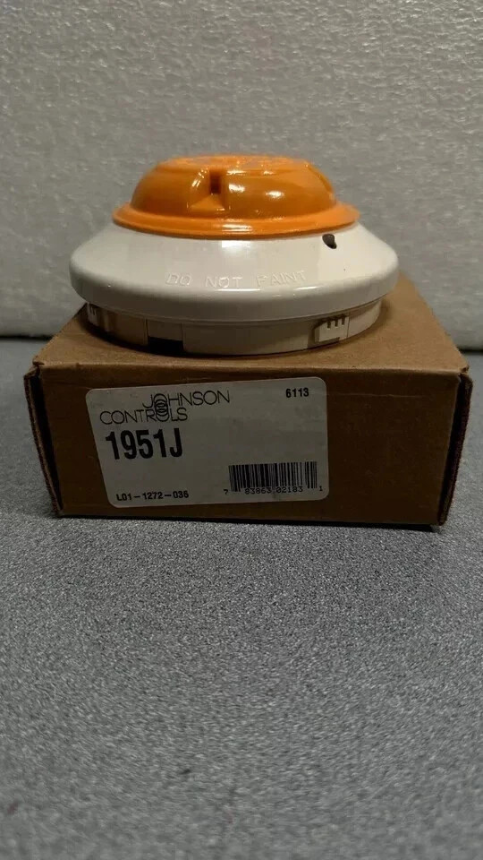 1951J Johnson Controls Smoke Detector Head only