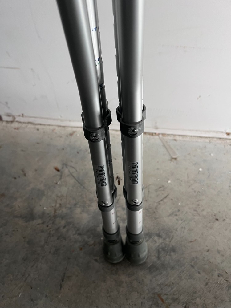Walgreens Universal Adjustable Height Lightweight Aluminum Pair Crutches