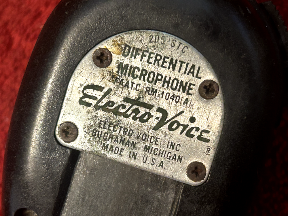 ELECTRO-VOICE MODEL 205-STC DIFFERENTIAL HANDHELD MICROPHONE