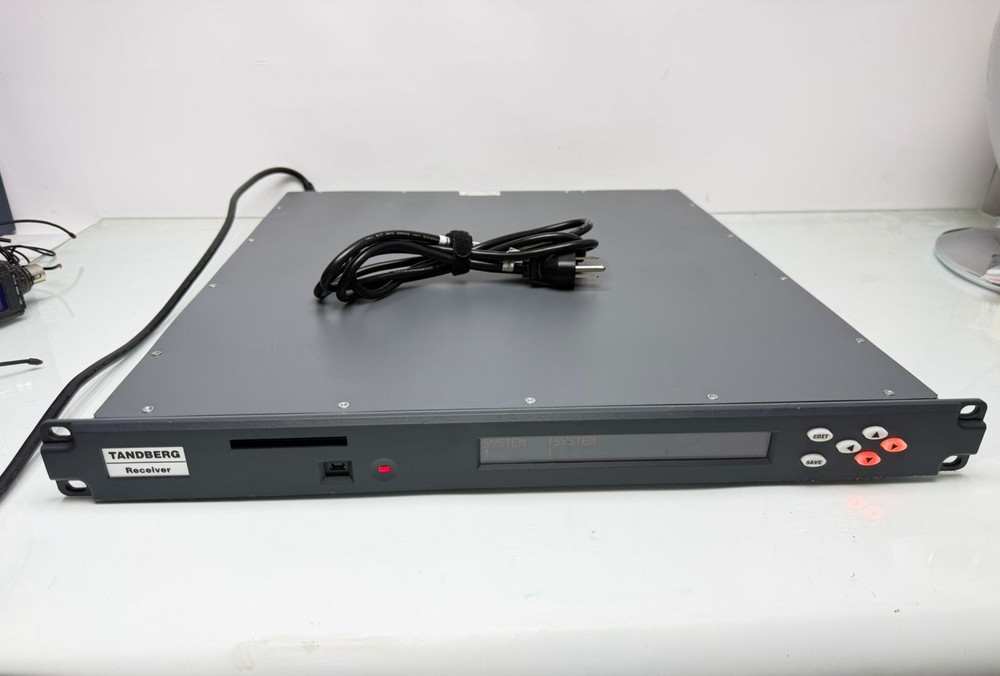 Tandberg RX8200 MPEG2 /MPEG4 SD DVB-S2 8PSK Receiver