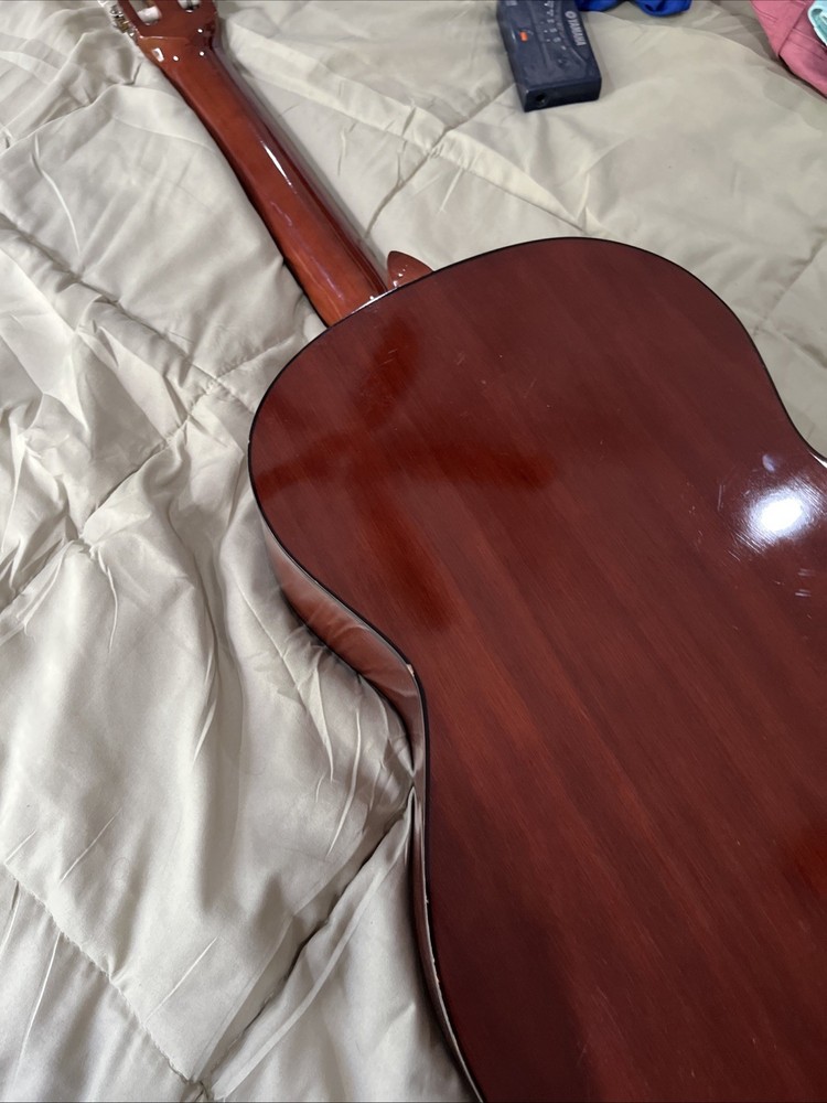 ariana guitar 570