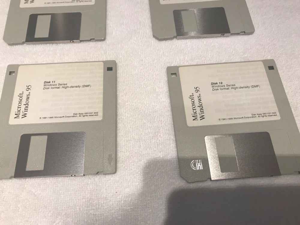 Microsoft Windows 95 Upgrade With 13 Floppy Disks