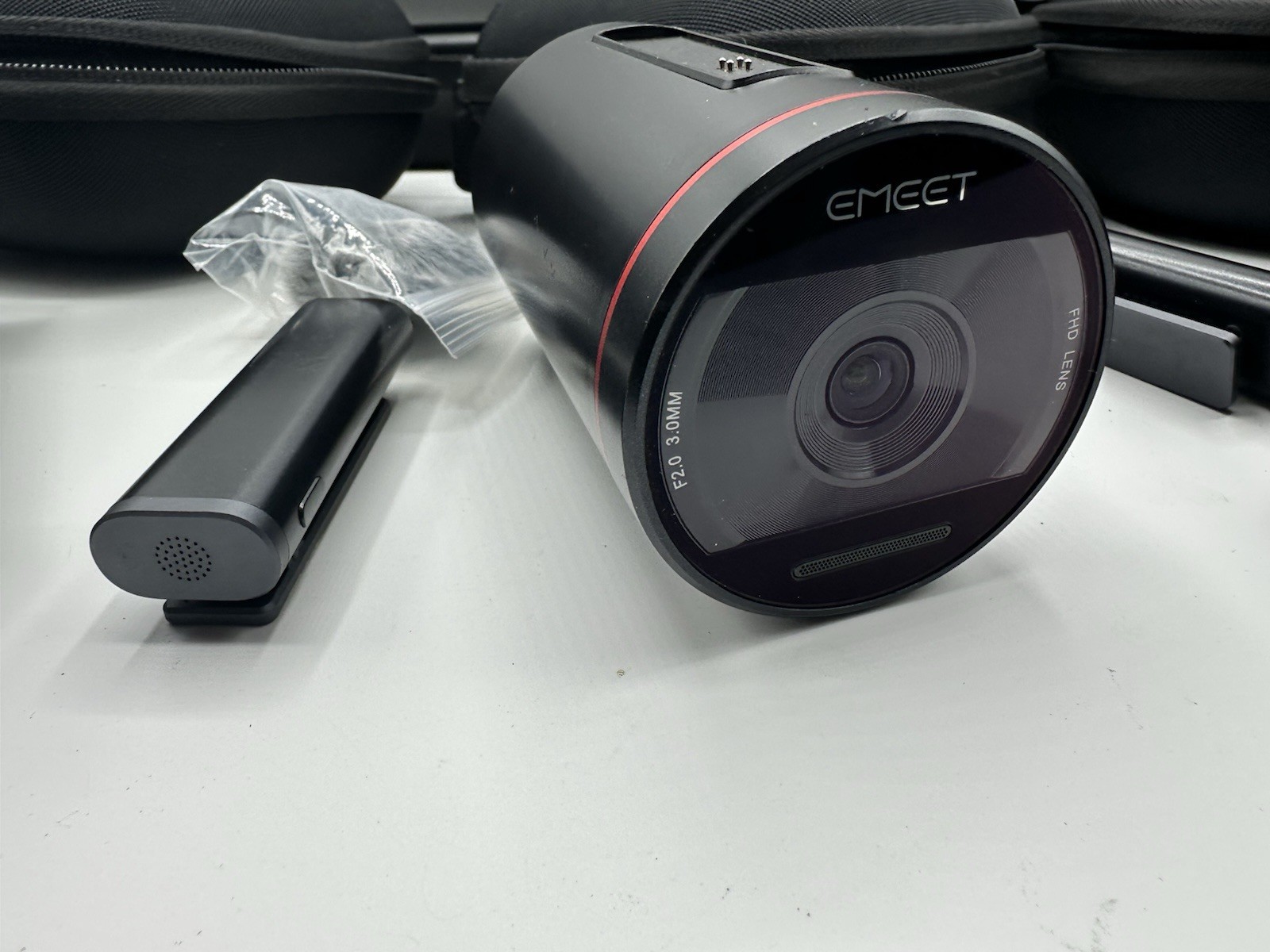 Emeet Streamcam One Set Three Cameras Mics SD Cards Tripod Cases