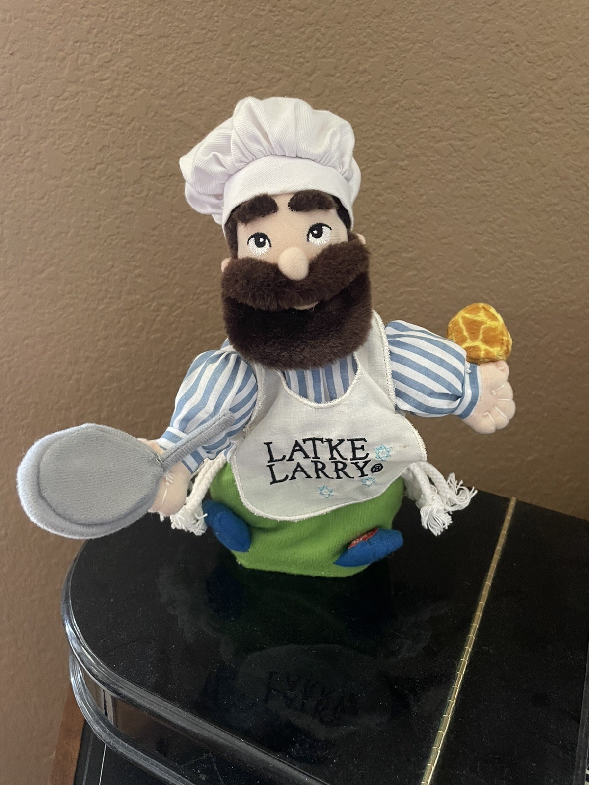 Latke Larry Animated Singing Jewish Chef Jerry Stiller Seinfeld READ