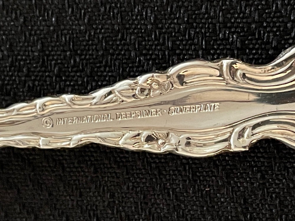 8 International Deep Silver COUNTESS Silver Plated Teaspoons 6”