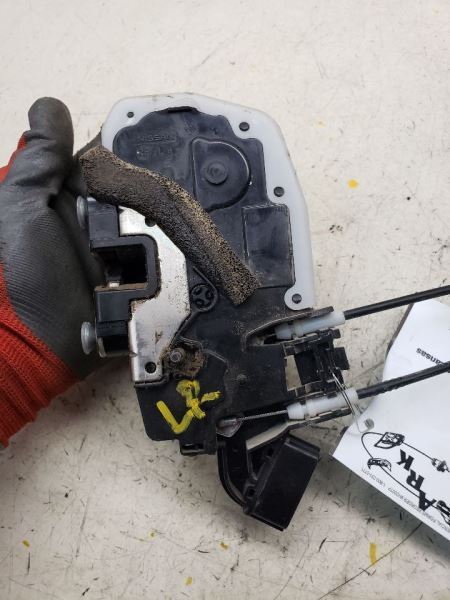 VERSA 2012 Keys/Latches/Locks 769492