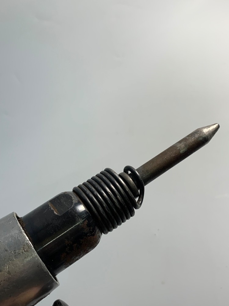 CAMPBELL HAUSFELD SHORT BARREL AIR CHISEL / HAMMER