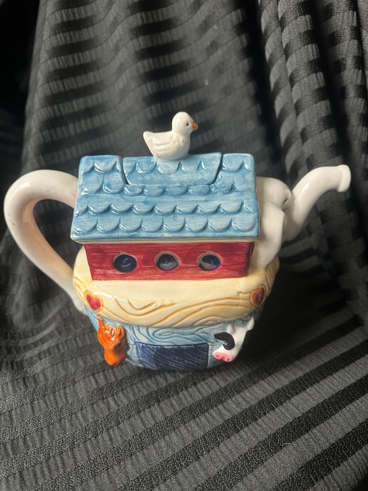 YOUNG'S NOAH'S ARK ELEPHNAT TRUNK TEAPOT HANDPAINTED