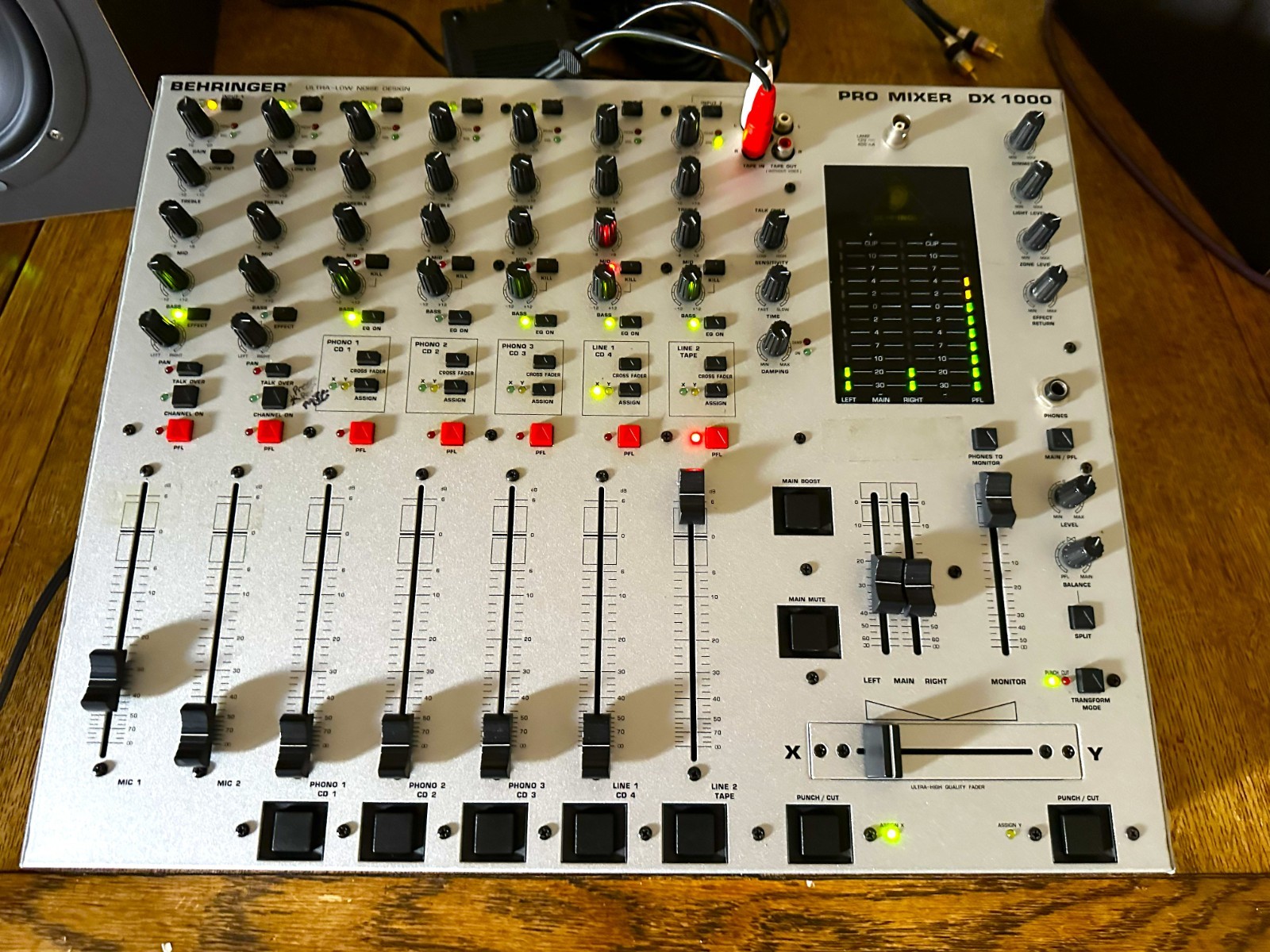 Behringer Pro Mixer DX 1000