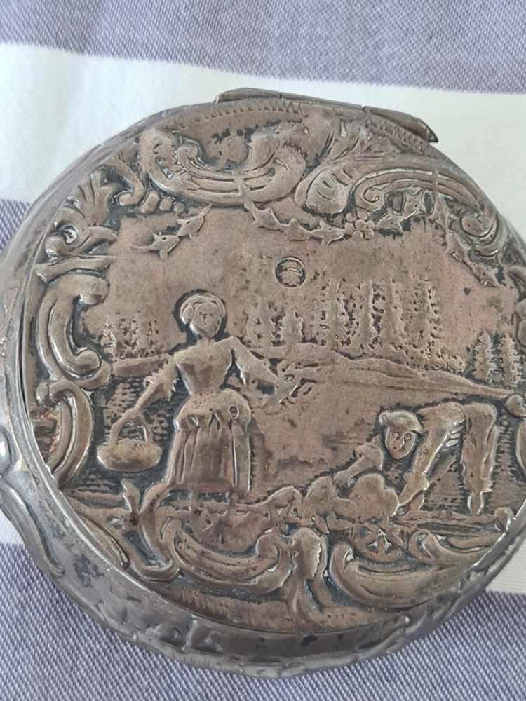 Sterling silver Round Silver Snuff / Pill Box