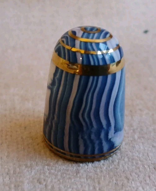 BOUCHER ORIGINAL AGATEWARE THIMBLE No 3 U2S2