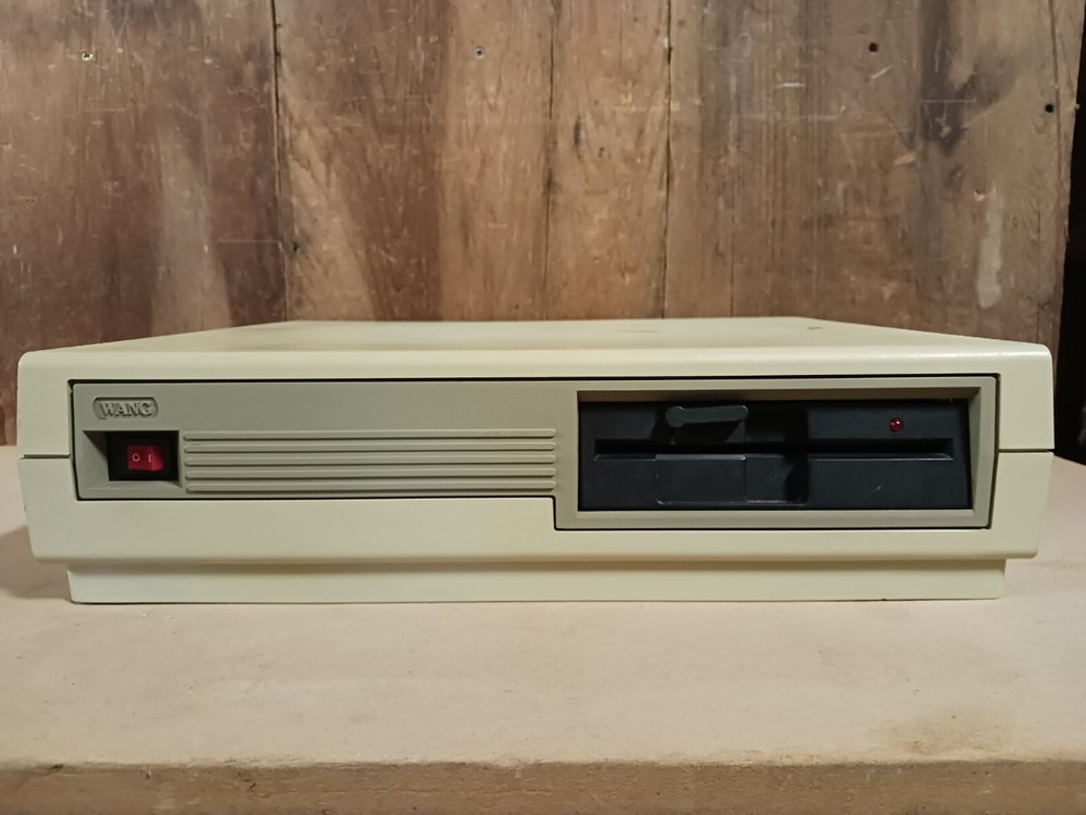 Wang Office Assistant, 80186-based, 512K Memory, (2) 5.25" Floppy Disk Drive