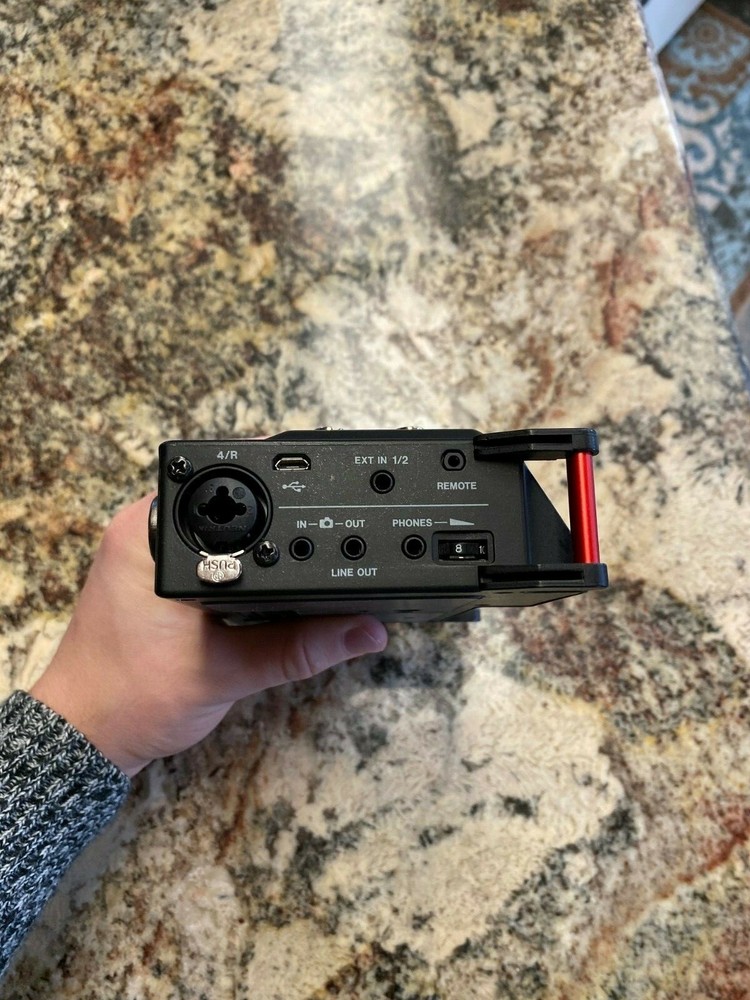 Tascam DR-700 Recorder