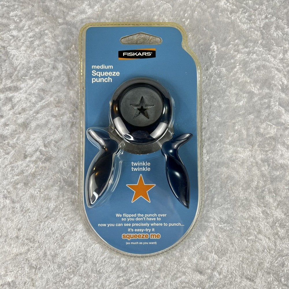 Fiskars Twinkle Twinkle Medium Squeeze Star Punch - New