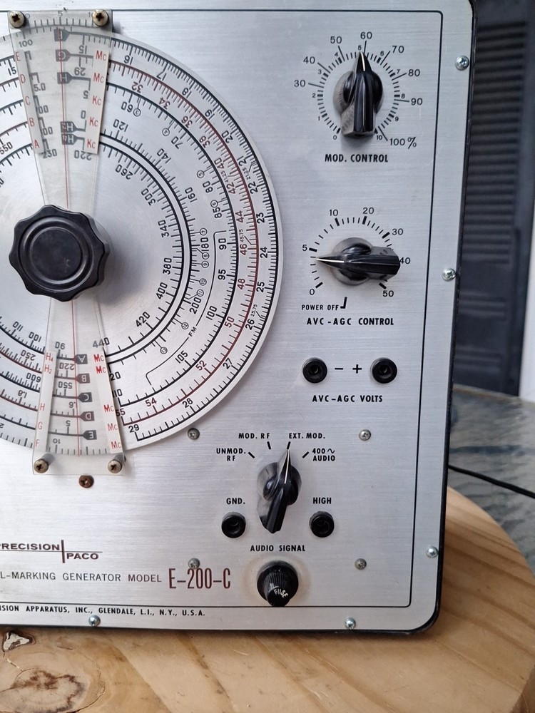 Vintage PRECISION PACO E-200-C RF SIGNAL-MARKING GENERATOR Untested