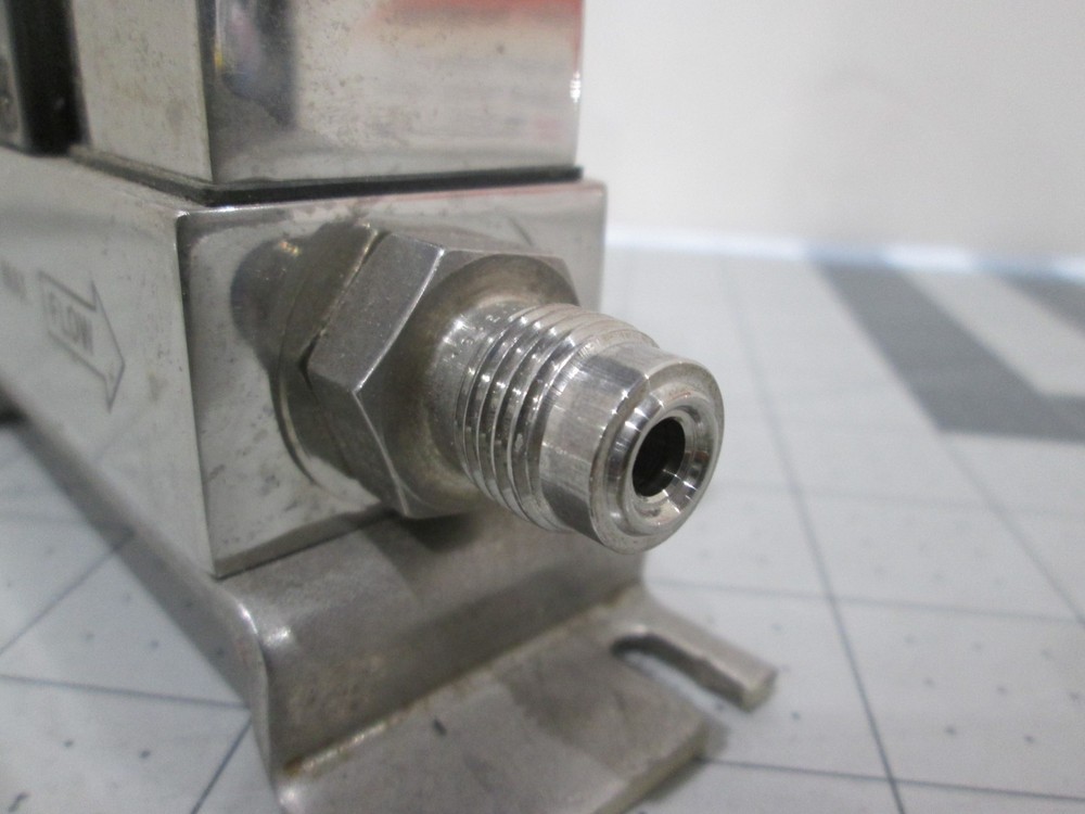 Unit, UFC-1000, Mass Flow Controller, N2, 300 SCCM, Used