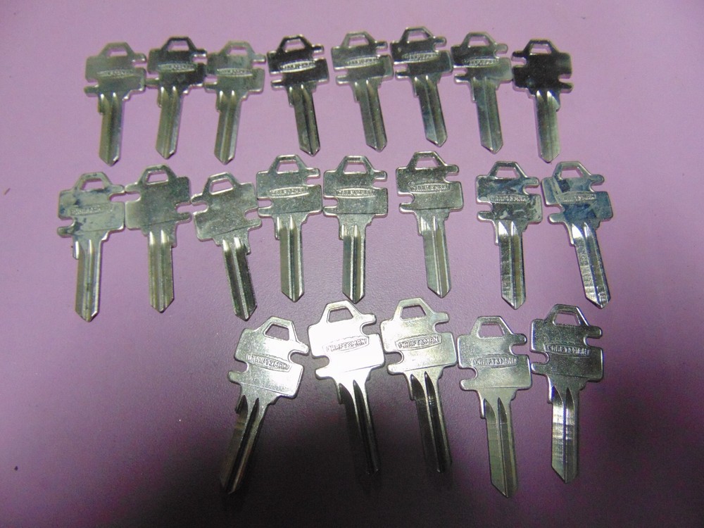 20 KEYS ORG. CHARFTMAN KEYS BLANKS UNCUT LOCKSMITH