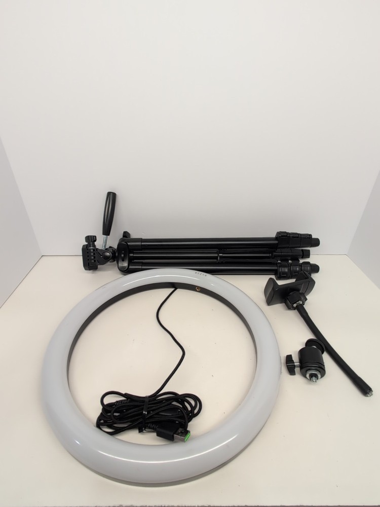 Razer Ring Light 12" Streaming and Selfie Light: Customizable Light Spectrum
