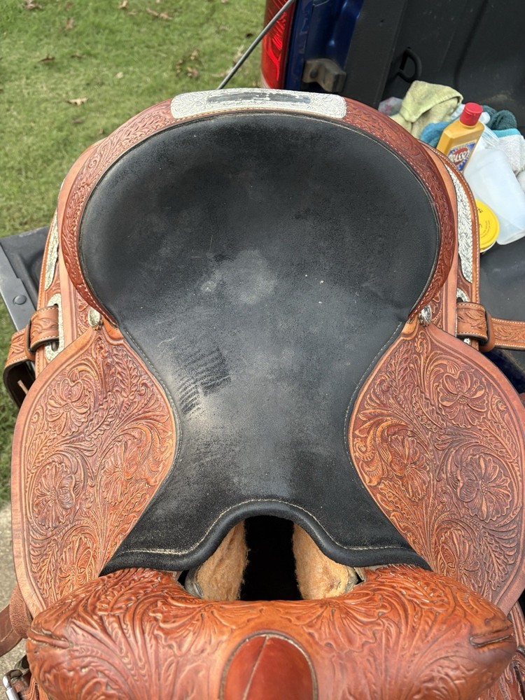 15” Circle Y Gladewater Show Saddle