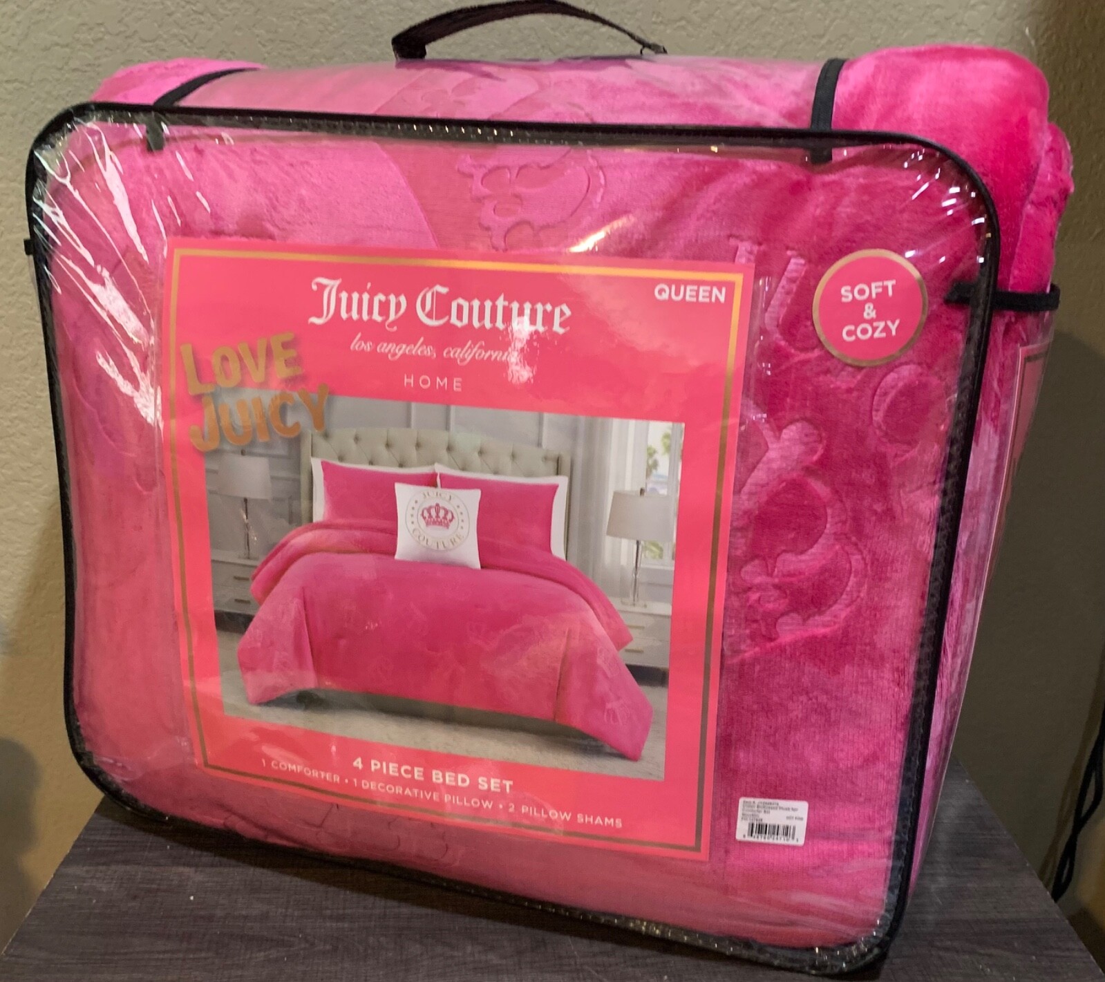 Juicy Couture Hot Pink Logos& Crowns Embossed Plush Soft 4pc QUEEN Comforter Set