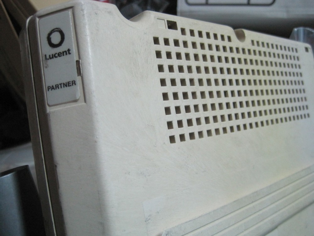 AVAYA/ Lucent Partner Mail VS R5     AA804