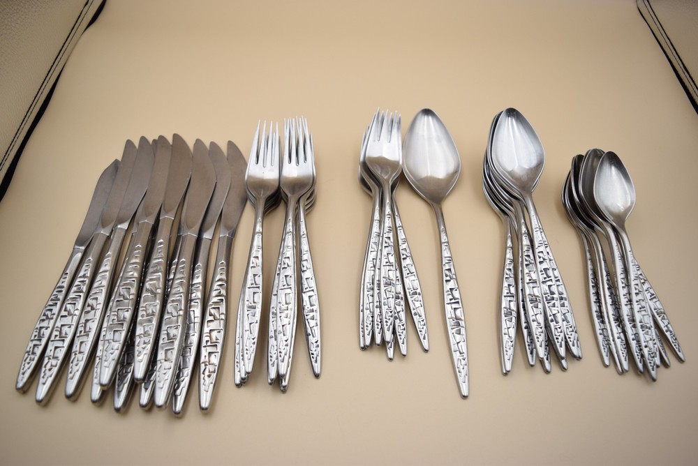 48pc Lyon Cortez Aztec Flatware Set Knives Serving Spoon Dinner Forks Tablespoon