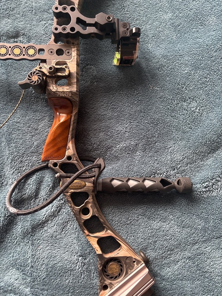 Mathews Switchback XT. 29/70. RH