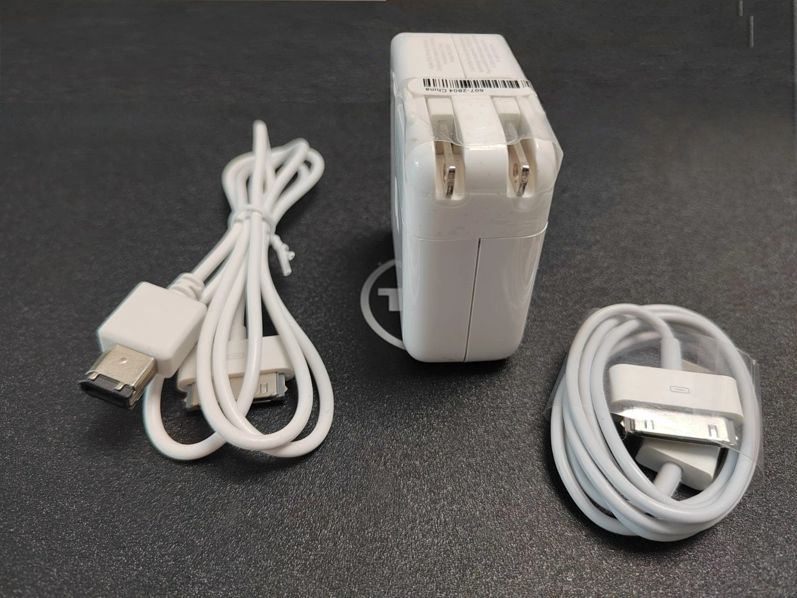 A1070 Apple iPod Power Adapter 30Pin to 6Pin FW Firewire Cable Cord For A1040