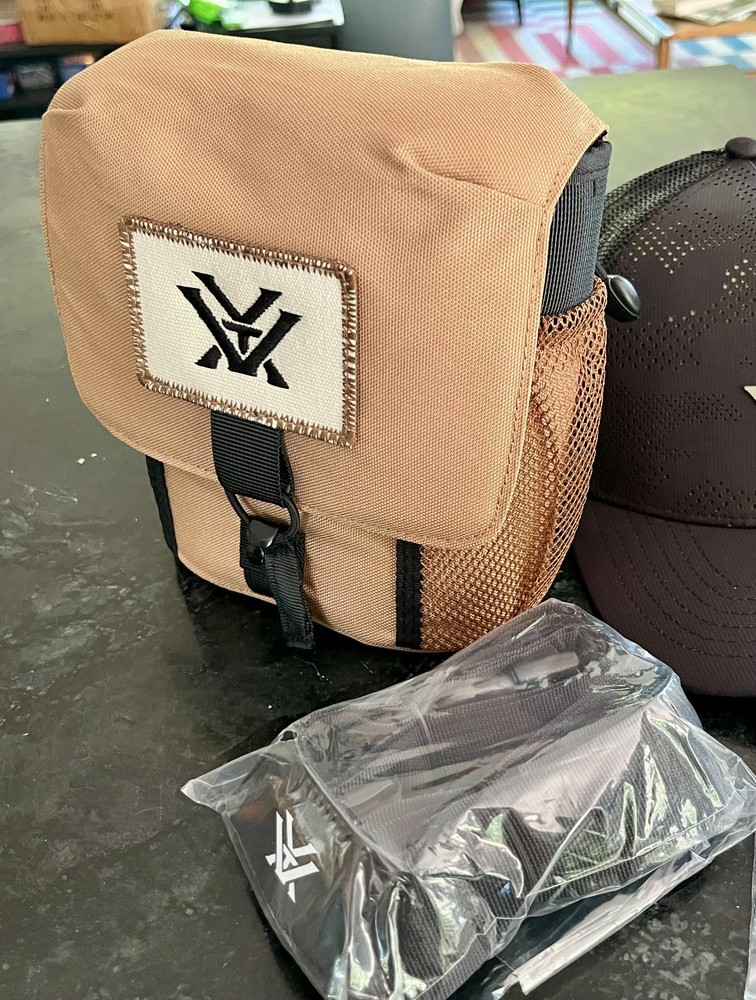 vortex glasspack binocular case with harness