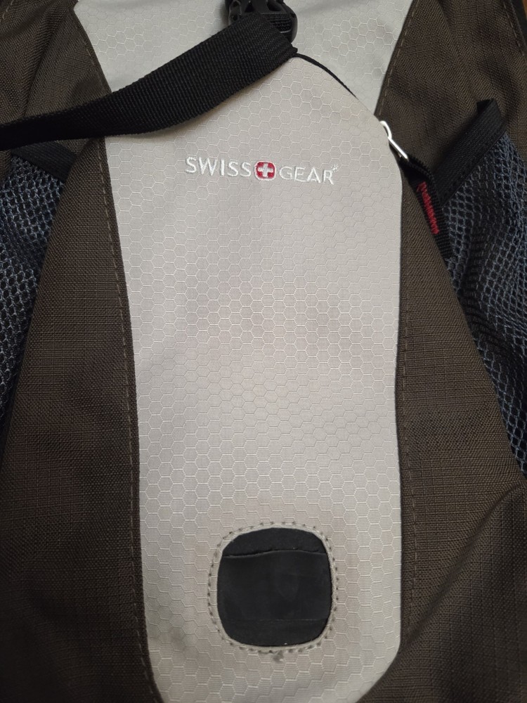 Swiss Gear Middle Fork Hydration Pack CP109 (W/O Bladder) EUC