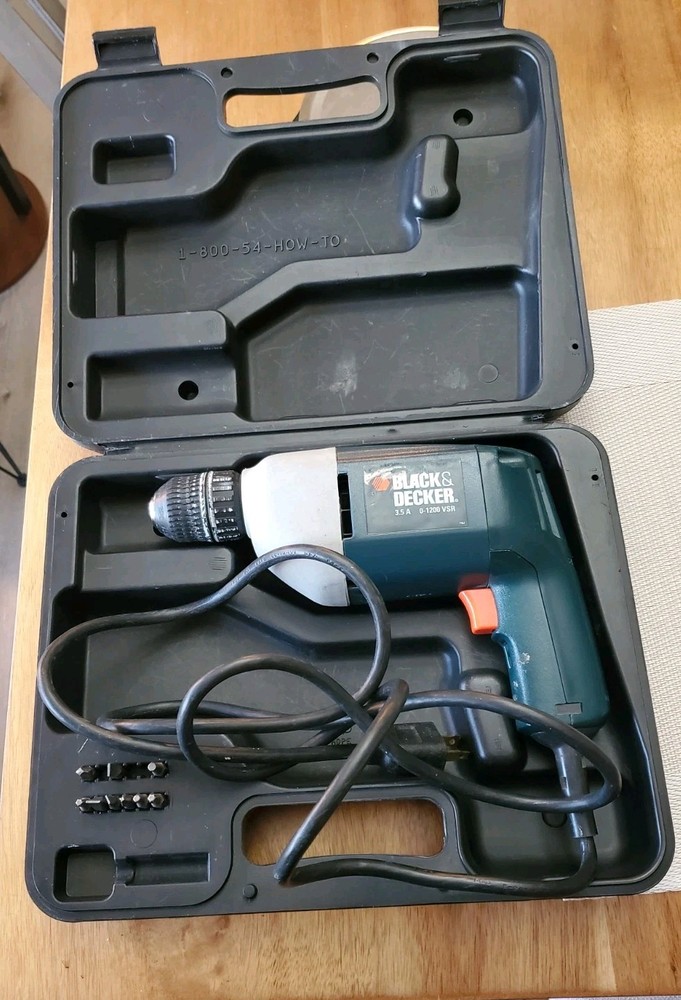 Vintage Black & Decker 5/8" Corded Drill w/ Case & 9 Bits