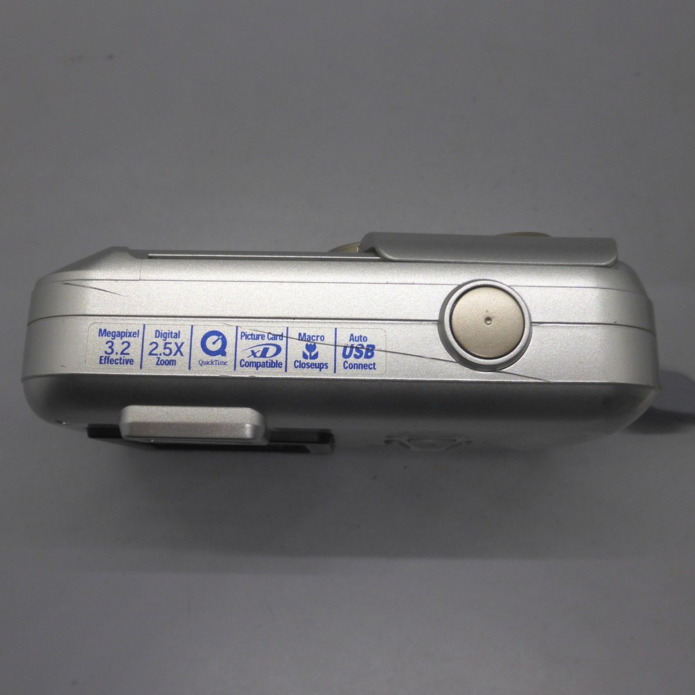 Olympus Camedia C-160 2.0MP Compact Digital Camera Silver Tested